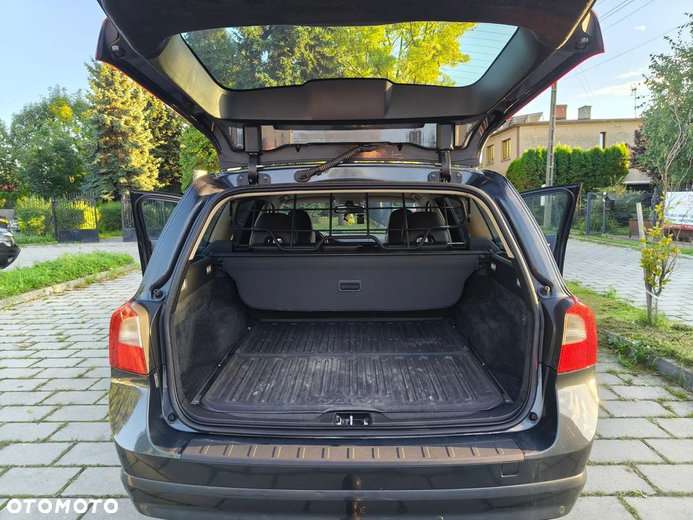 Volvo V70 2.5T Summum - 14