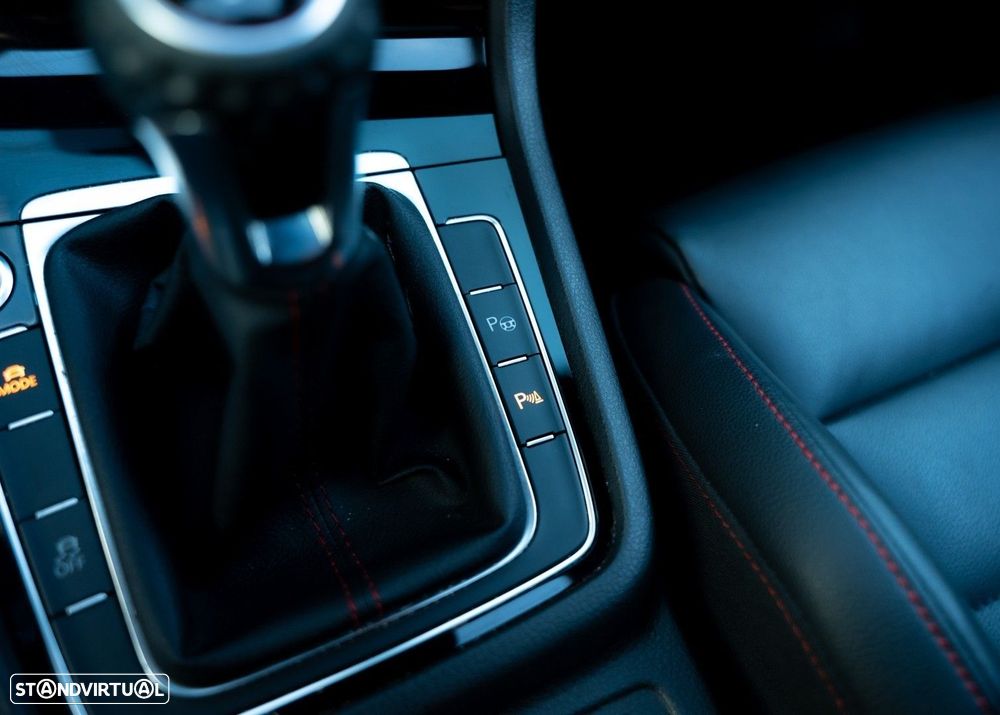 VW Golf 2.0 TSi GTi - 39
