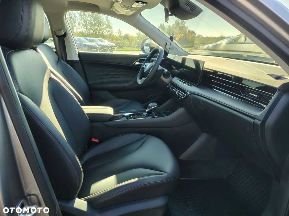 MG HS 1.5 T-GDI Exclusive DCT - 10