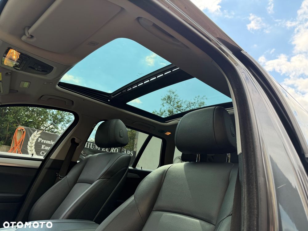 BMW Seria 5 525d Luxury Line - 23