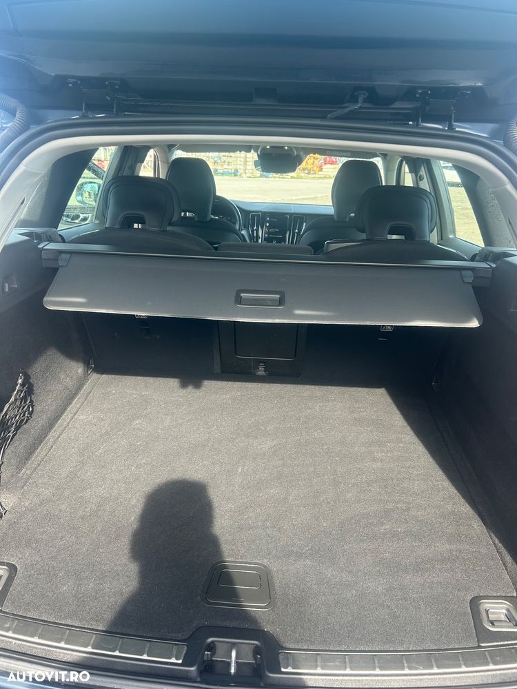 Volvo XC 60 B4 MHEV AWD Momentum - 13