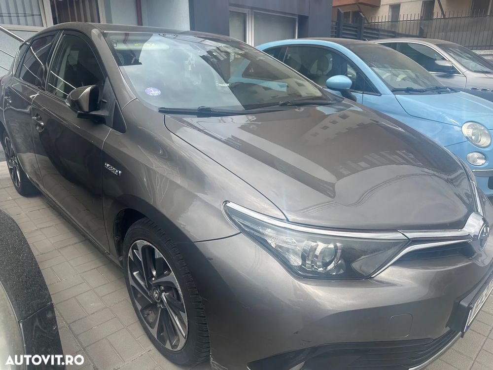 Toyota Auris - 1
