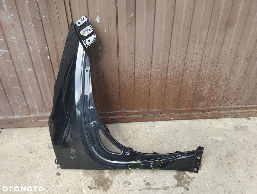 Błotnik prawy przód Toyota Aygo X - 1