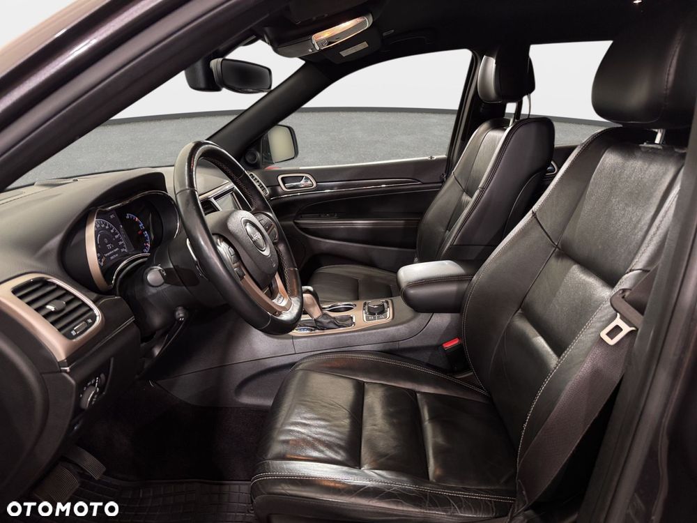 Jeep Grand Cherokee - 27