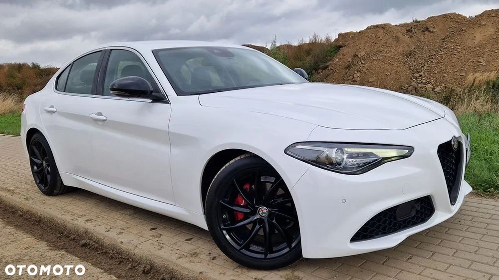 Alfa Romeo Giulia 2.0 Turbo 16V AT8 - 3
