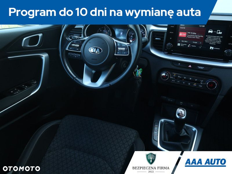 Kia Ceed - 8