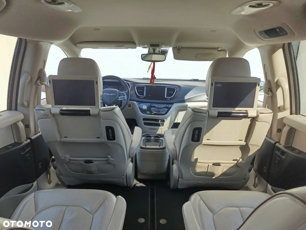 Chrysler Pacifica - 10
