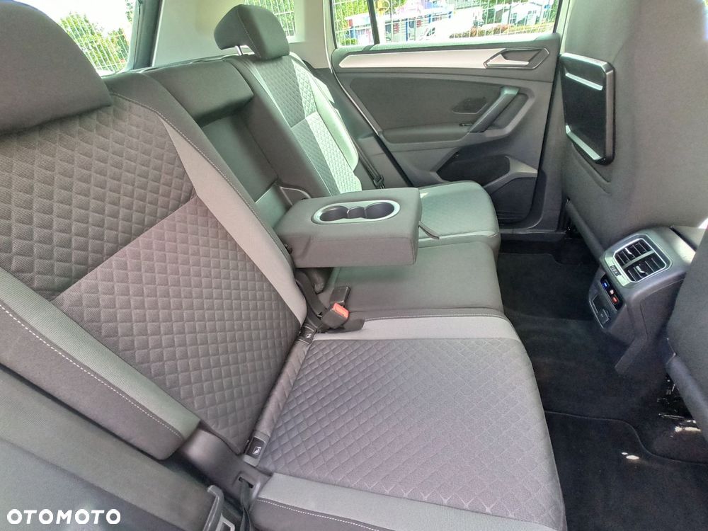 Volkswagen Tiguan - 10