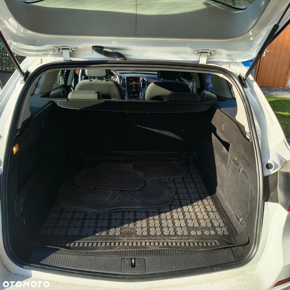 Opel Astra 2014 photo 3