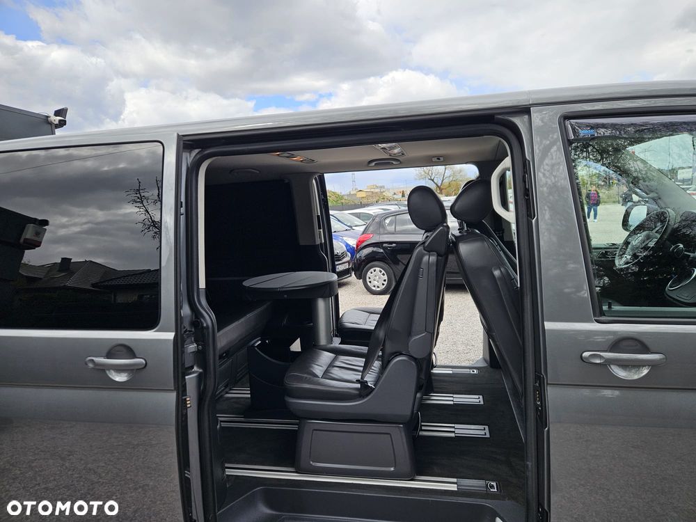 Volkswagen Multivan - 31