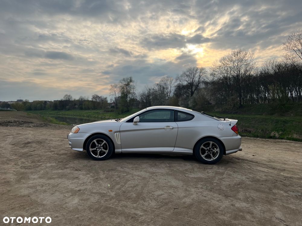 Hyundai Coupe - 4