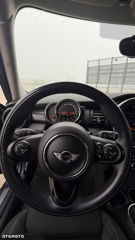 MINI Cooper Standard - 11