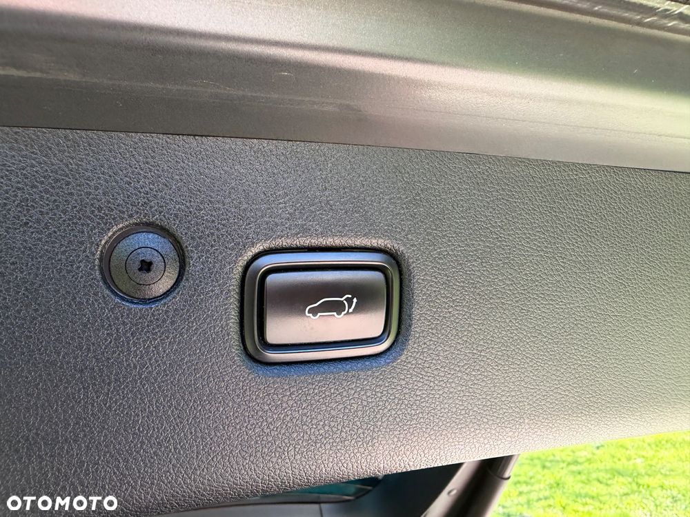 Kia Sportage 2.0 CRDI 4WD Automatik Spirit - 24