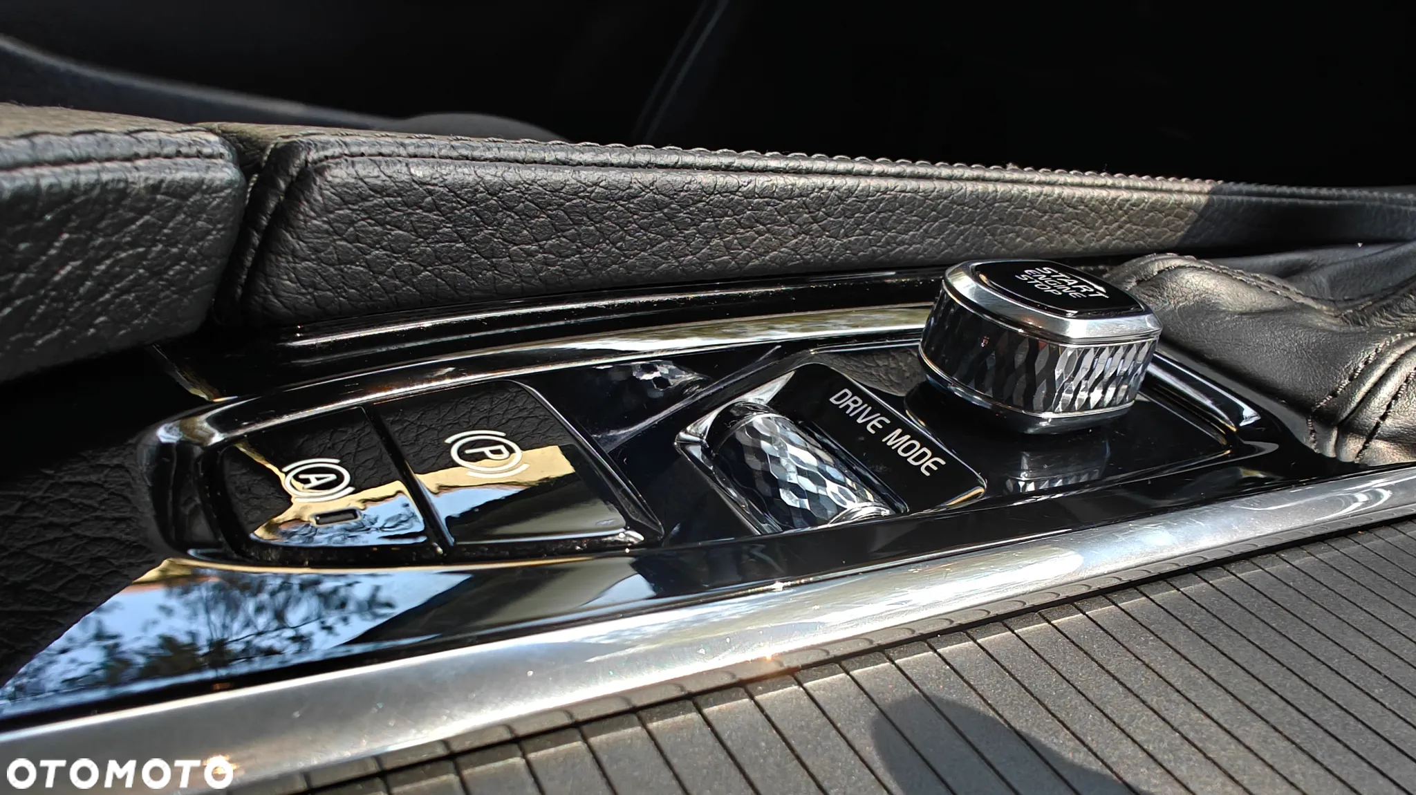 Volvo V90 D4 Momentum Pro - 30