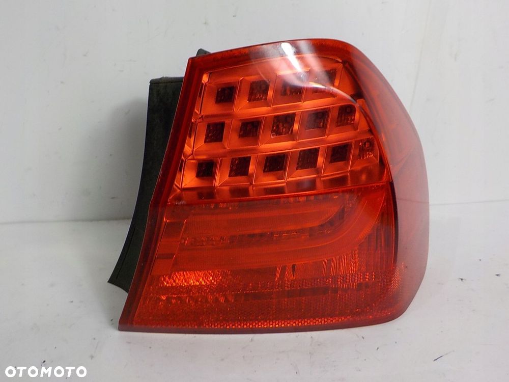 BMW 3 E90 LIFT LED LAMPA PRAWA TYŁ TYLNA - 1