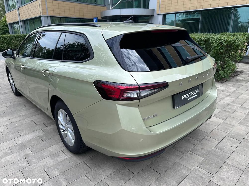 Skoda Superb 2.0 TDI SCR Essence DSG - 9