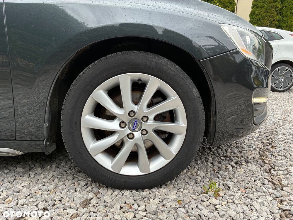 Volvo V60 D2 Base - 14
