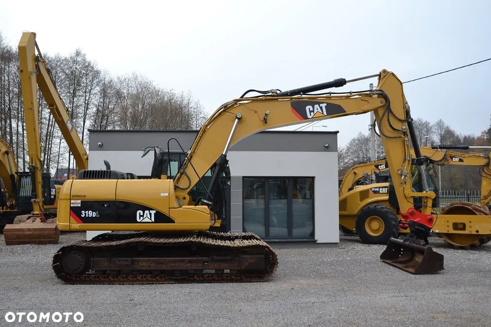 Caterpillar CAT 319 DL - 12
