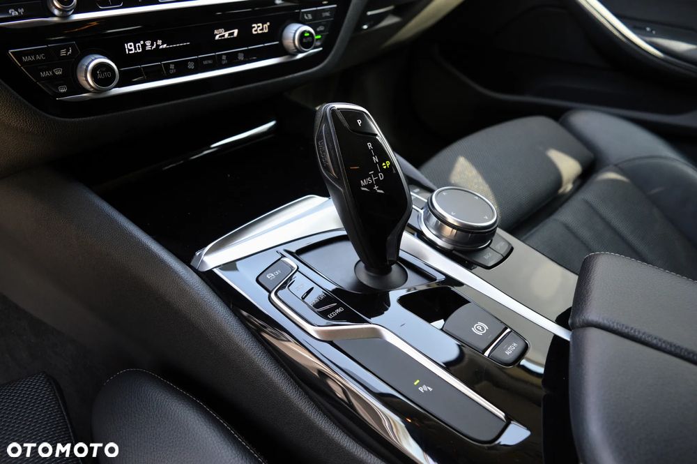 BMW Seria 5 520d xDrive Luxury Line sport - 21