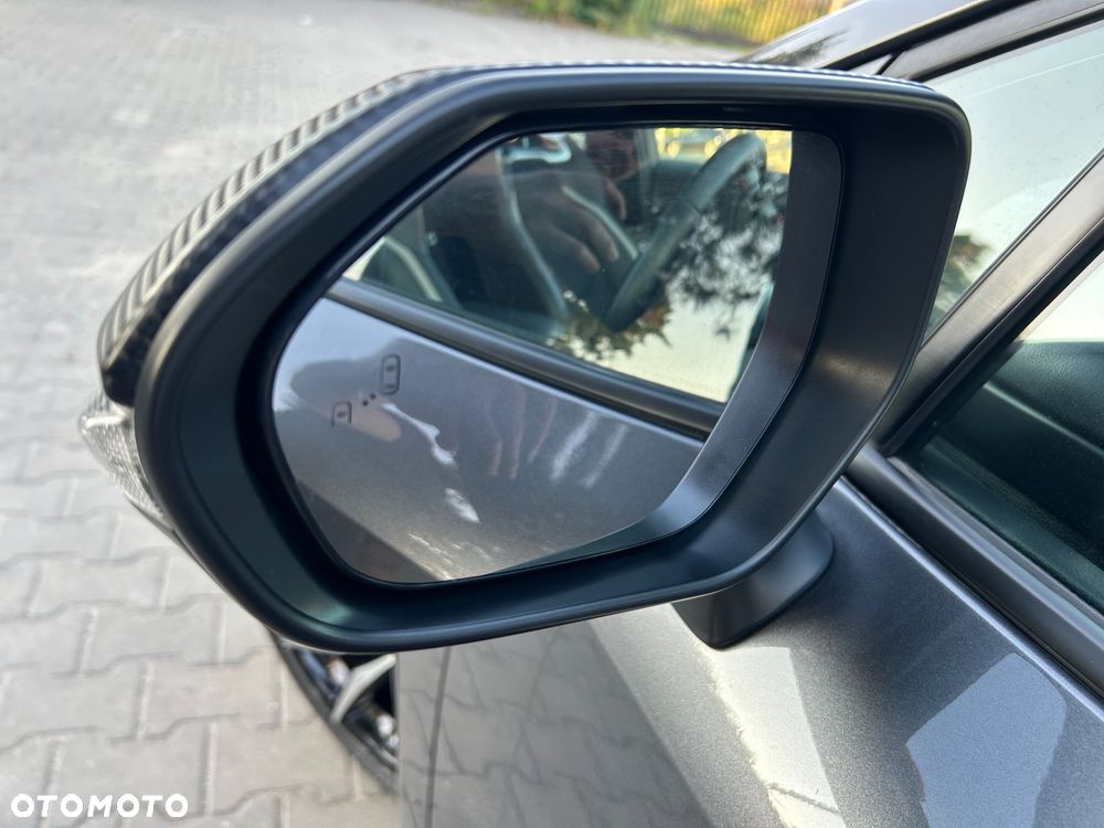 Toyota Corolla 2.0 Hybrid GR Sport Dynamic - 36