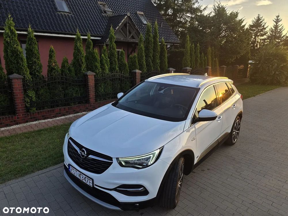 Opel Grandland X 1.6 T PHEV 4x4 Design&Tech - 32