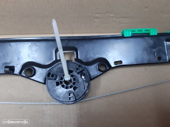 Elevador levanta vidros Fiat Grand Punto e Evo  NOVO - 3