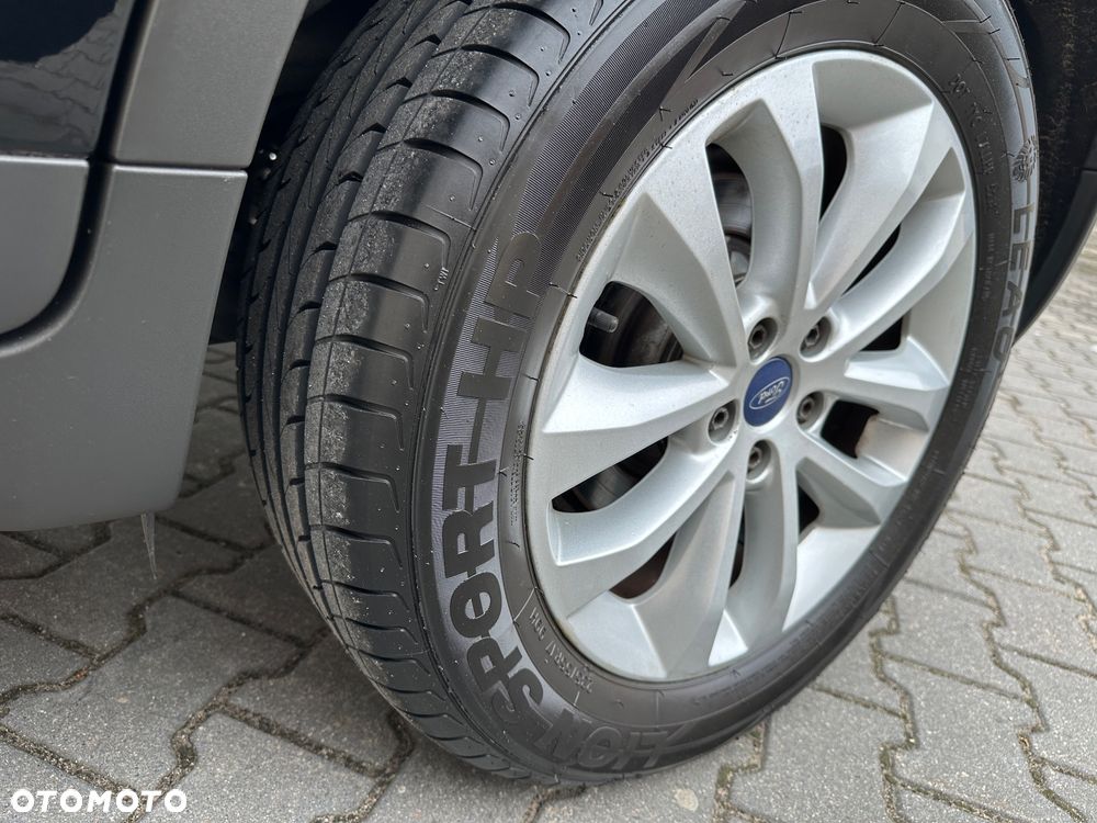 Ford Kuga 2.0 TDCi 2x4 Titanium - 18