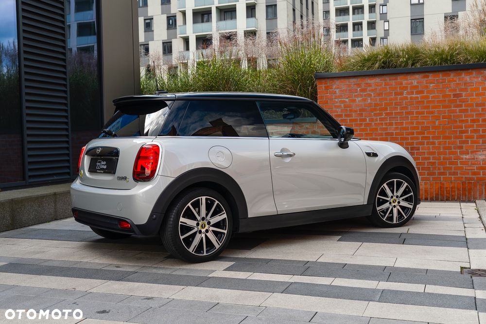 MINI Cooper SE Essential Trim - 32