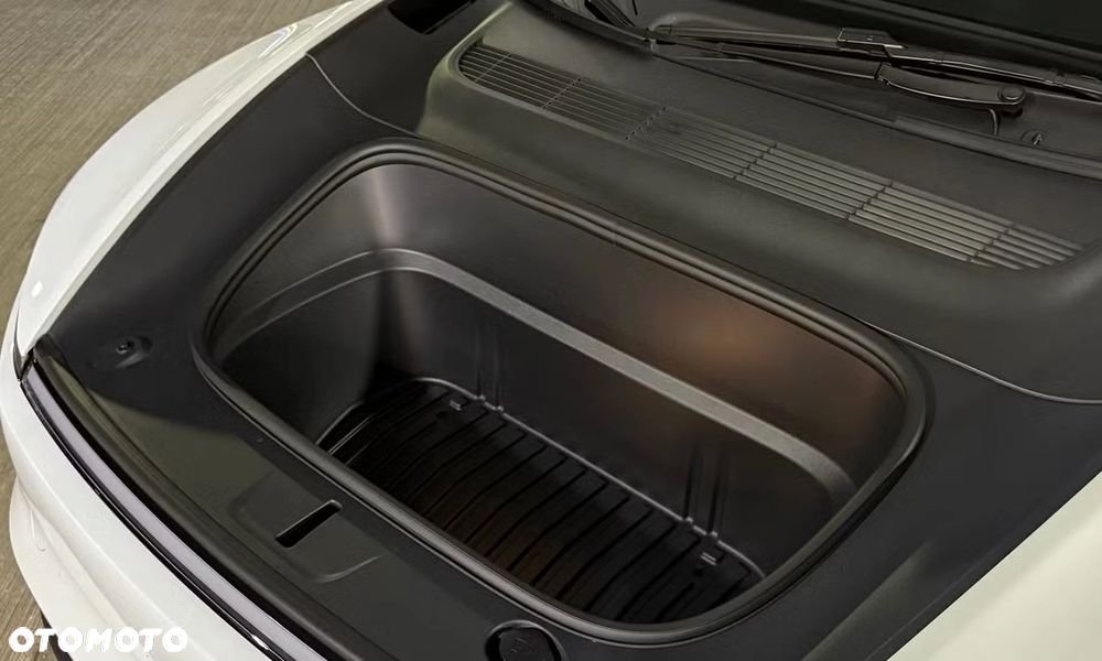 Tesla Model Y Long Range Dual Motor AWD - 15