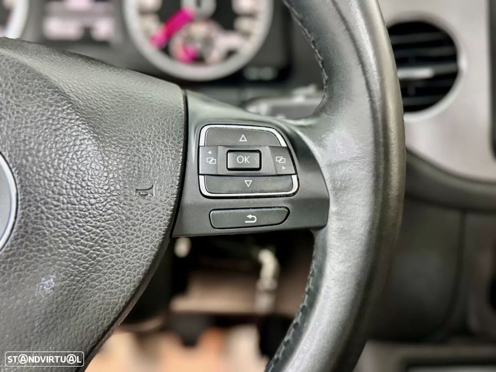 VW Tiguan 2.0 TDi Sport BlueMotion - 42