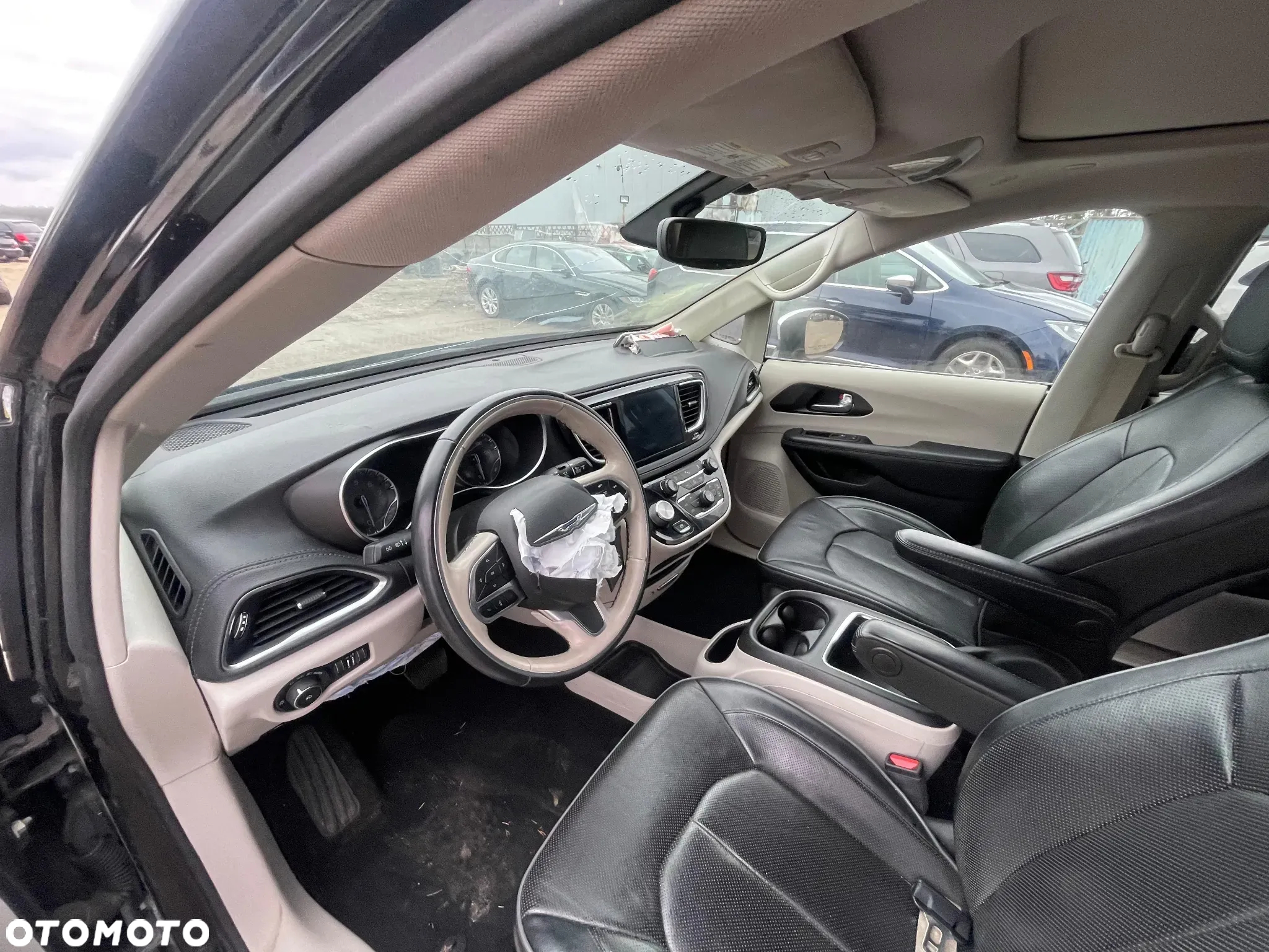 Chrysler Pacifica - 7