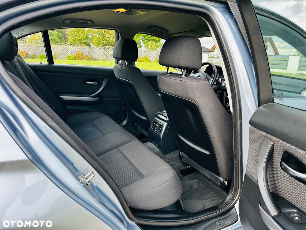 BMW Seria 3 318i Edition Sport - 18