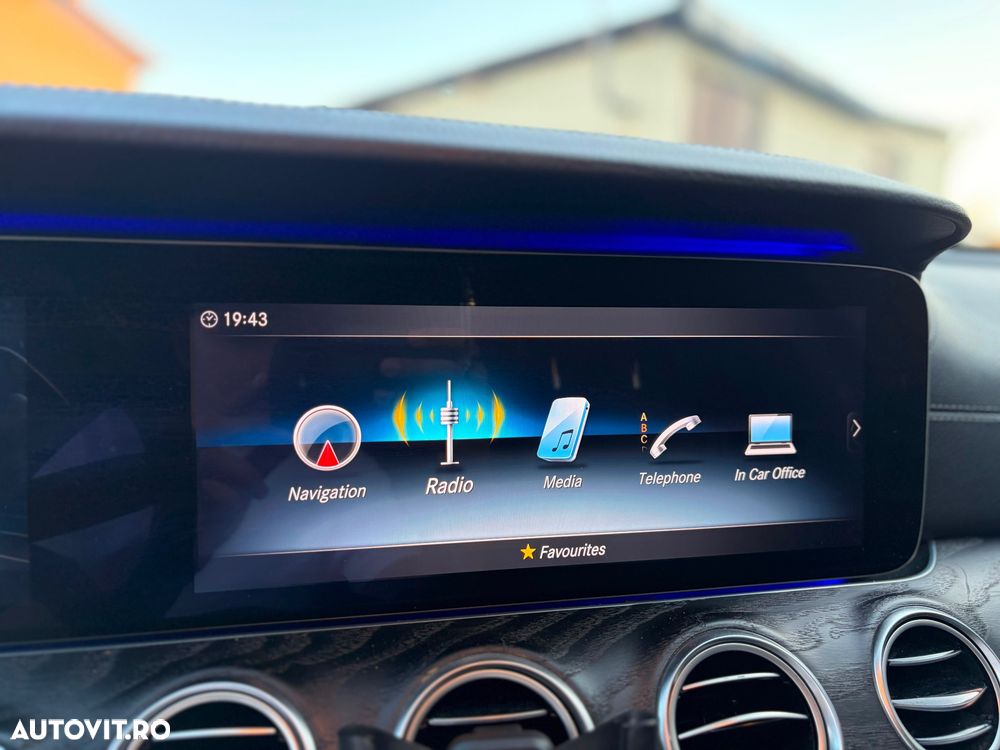 Mercedes-Benz E 220 d 9G-TRONIC AMG Line - 11