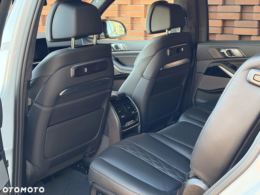 BMW X7 M60i xDrive mHEV sport - 22
