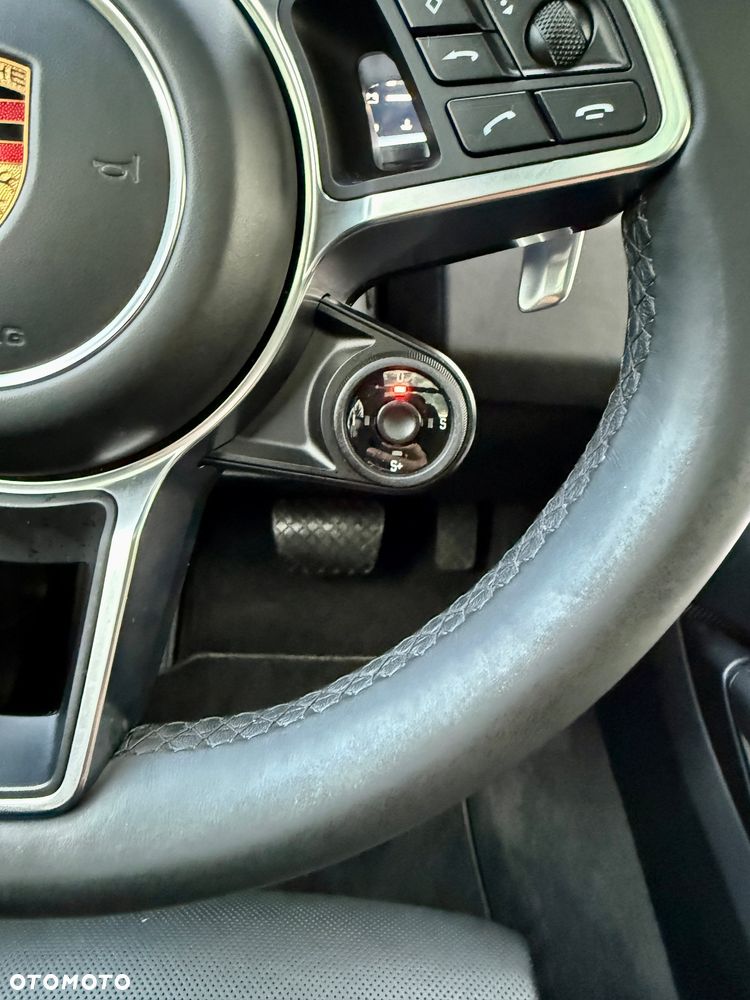 Porsche Cayenne Platinum Edition - 18