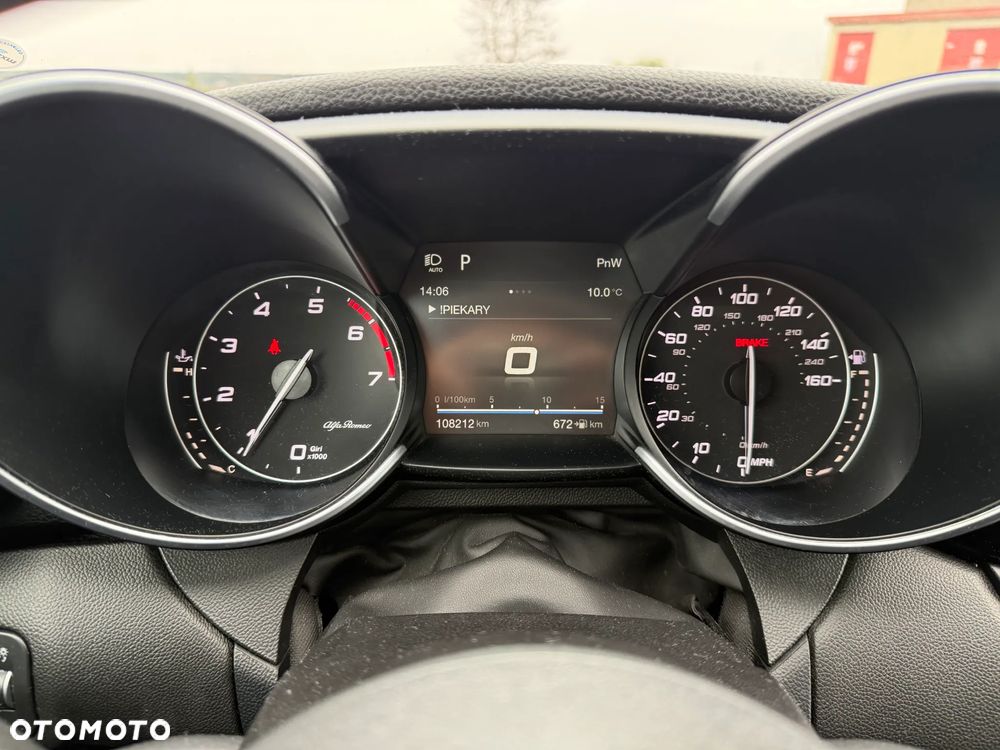 Alfa Romeo Giulia 2.0 Turbo 16V AT8 Veloce Ti - 14