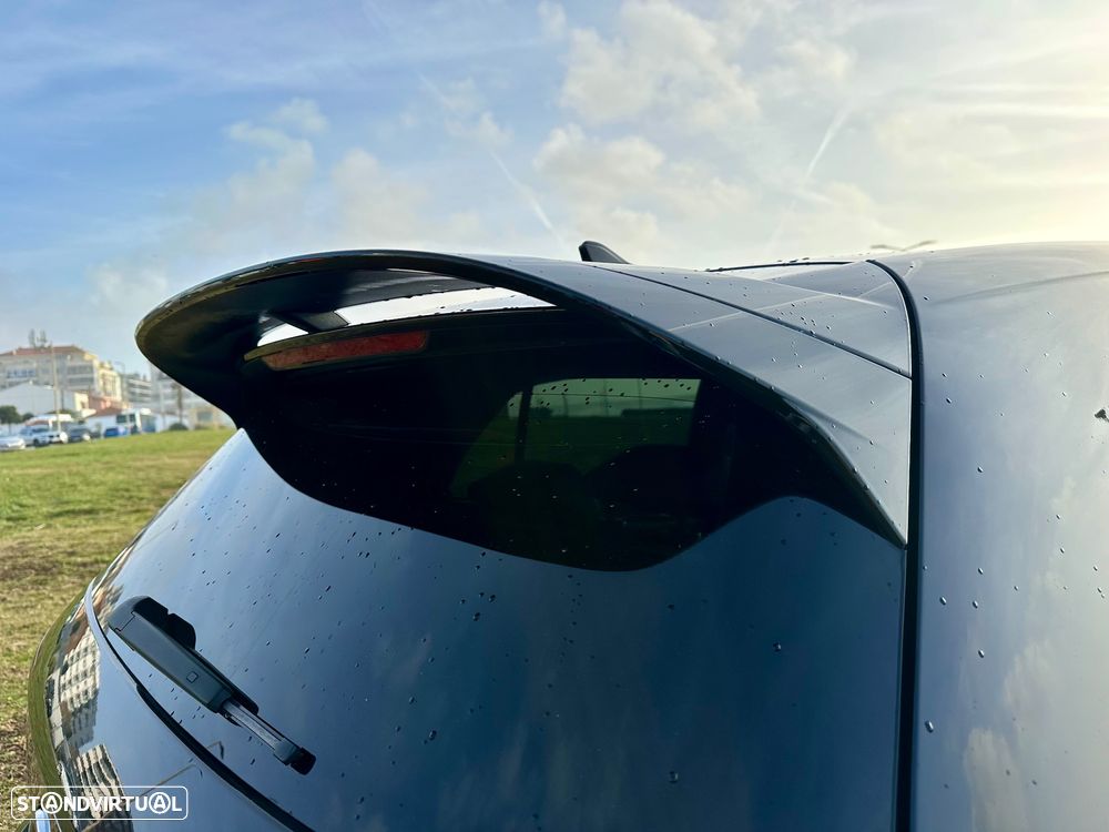 VW Golf 2.0 TSI OPF 4Motion DSG R Black Edition - 8