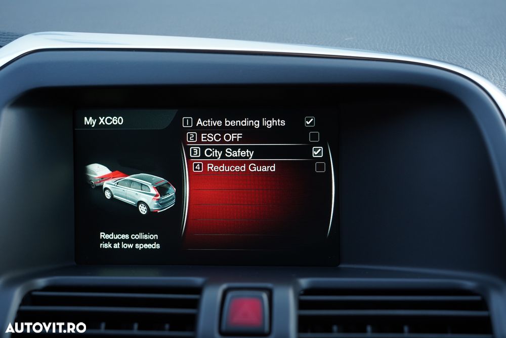Volvo XC 60 D5 AWD Geartronic Summum - 25