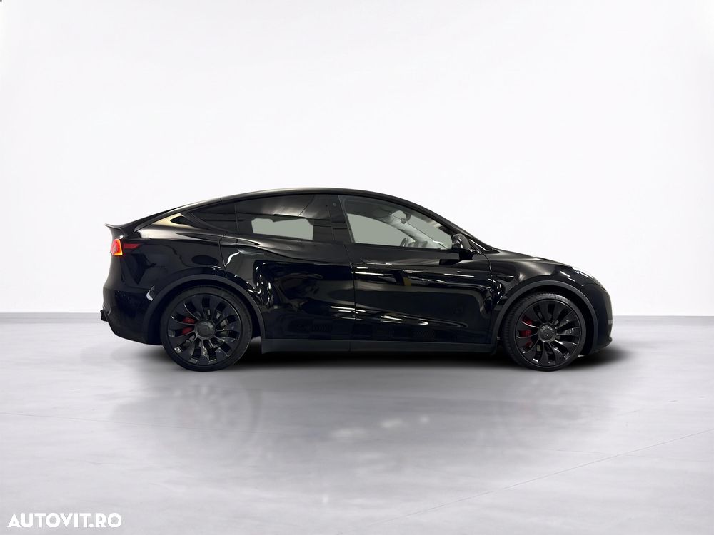 Tesla Model Y - 7