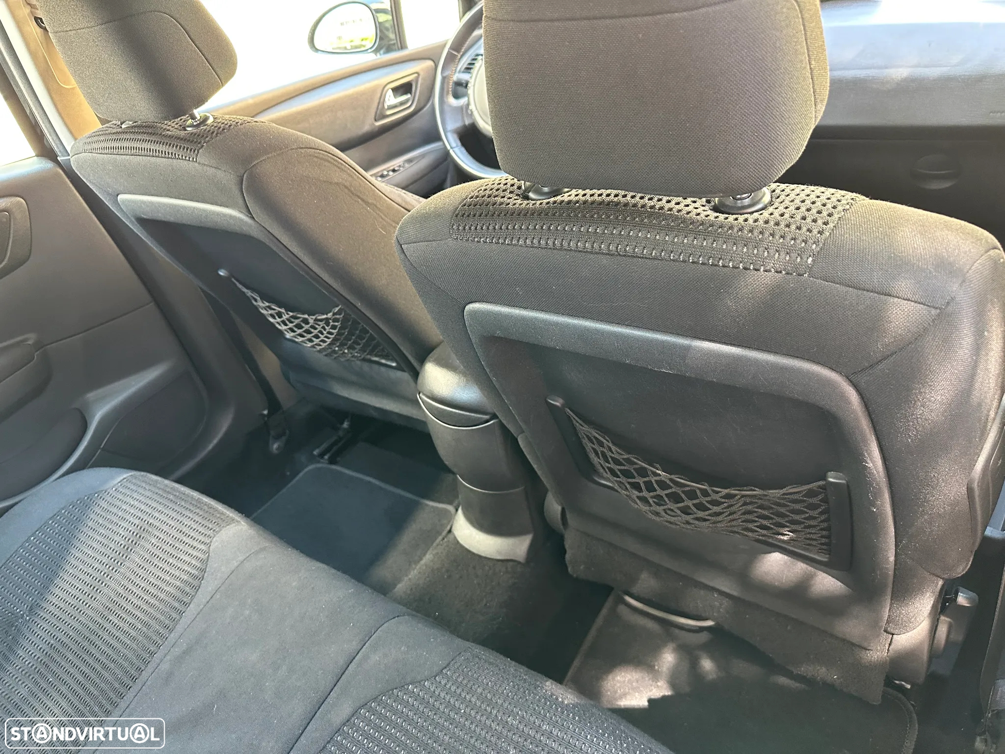 Citroën C4 1.6 HDi VTR Pack Airdream - 24