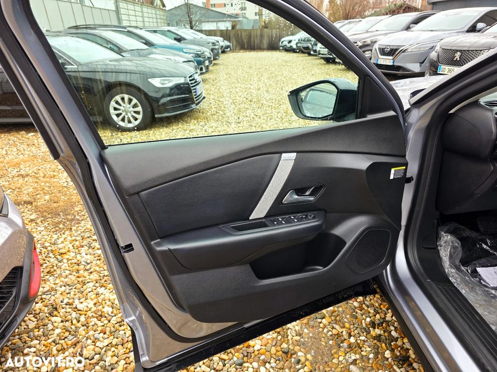 Citroën C4 PureTech 130 Stop&Start EAT8 SHINE - 20