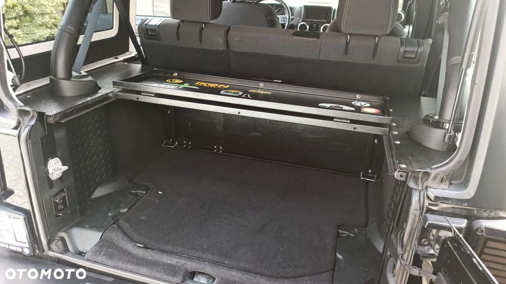 Jeep Wrangler 3.6 Unlim Sahara - 15