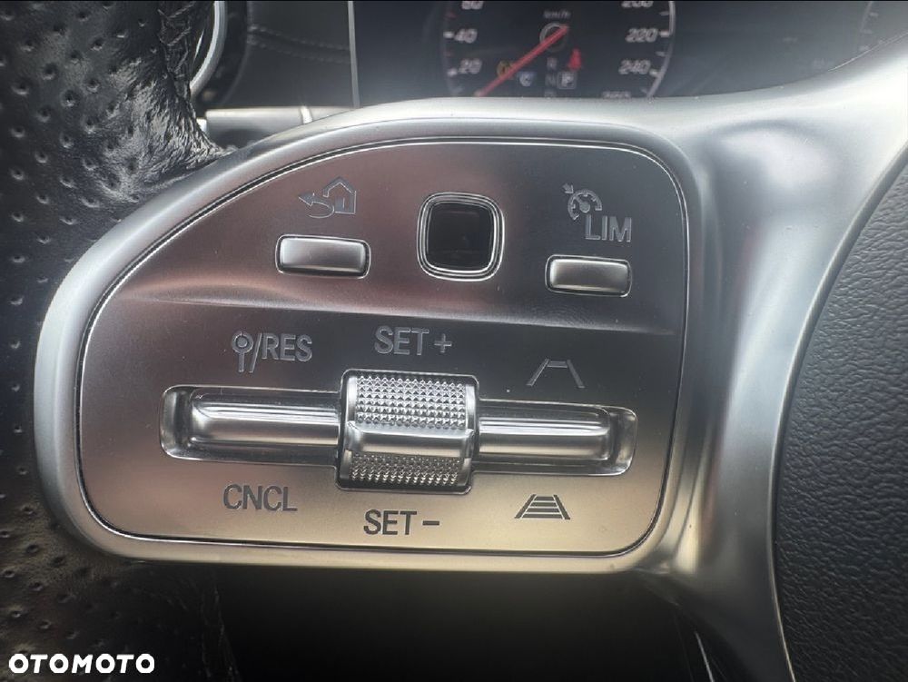 Mercedes-Benz Klasa E 200 4-Matic AMG - 13