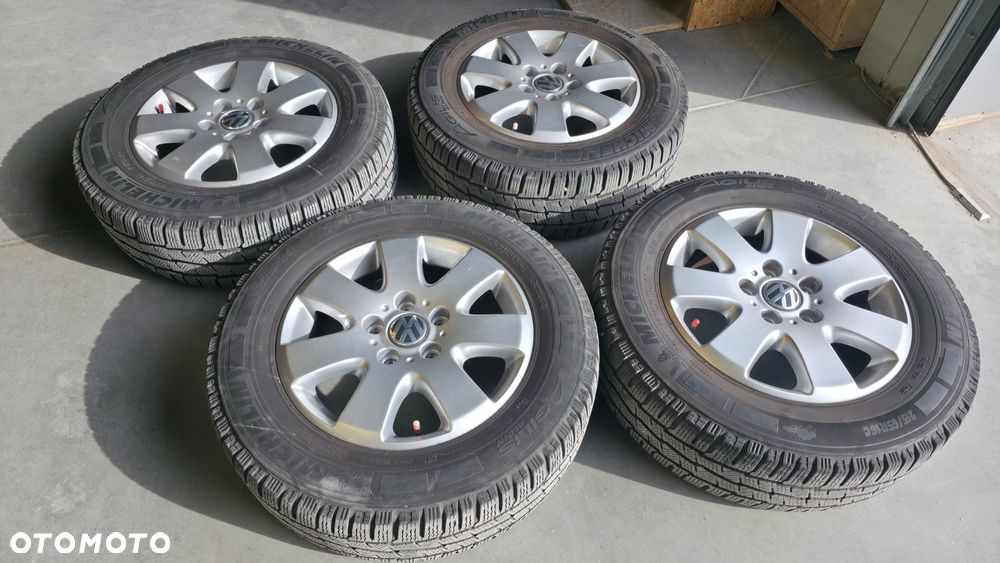 Volkswagen Caravelle - 8