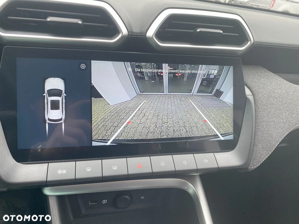 MG ZS Hybrid+ - 15