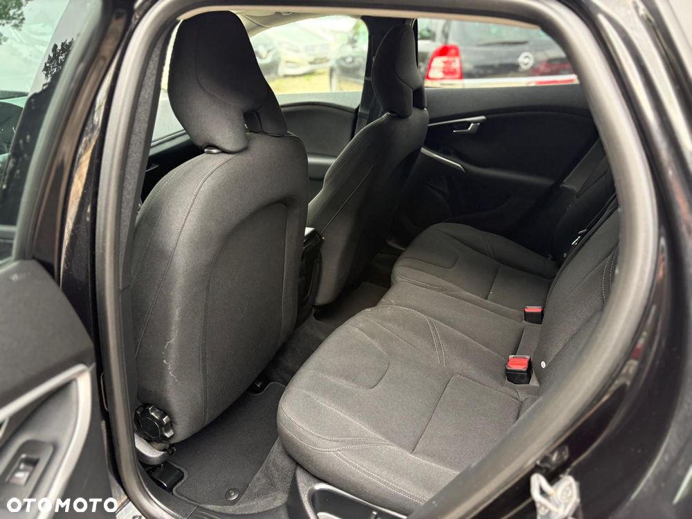 Volvo V40 D2 - 10