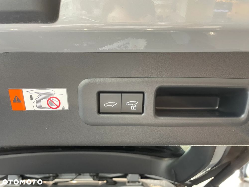 Lexus LBX 1.5 Hybrid Emotion - 6