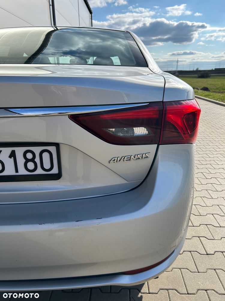 Toyota Avensis - 9