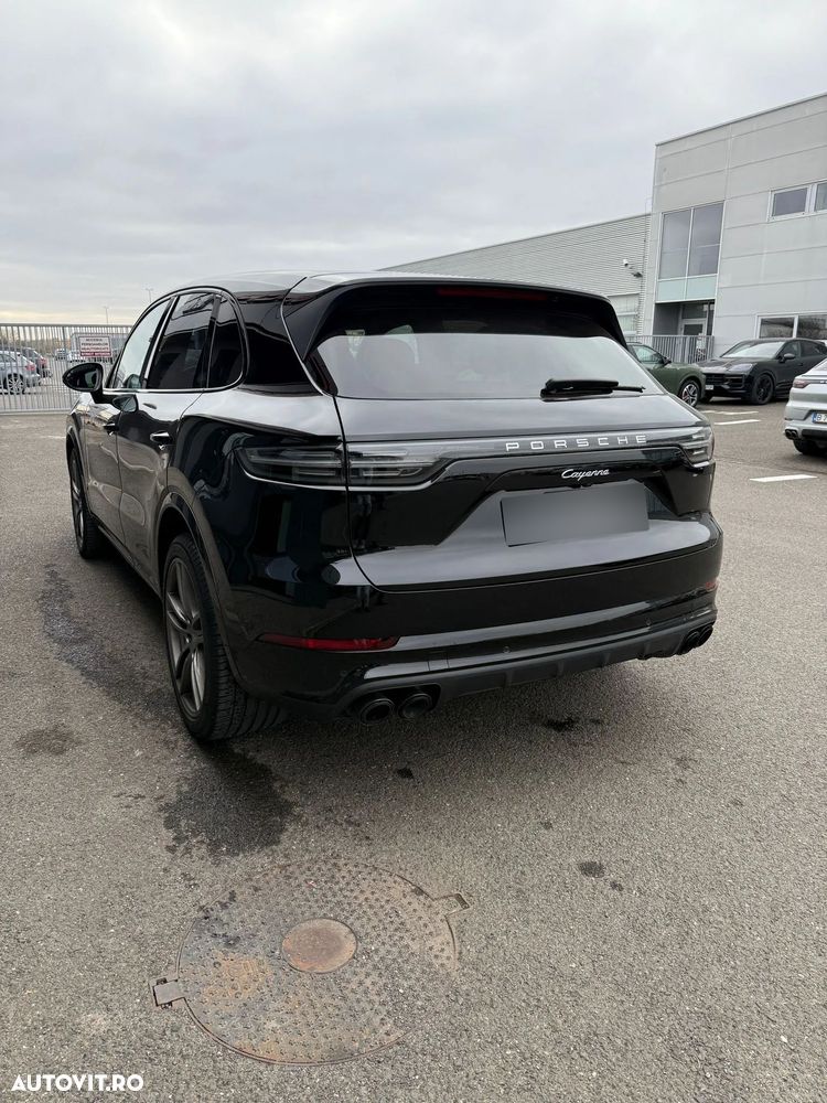 Porsche Cayenne - 2