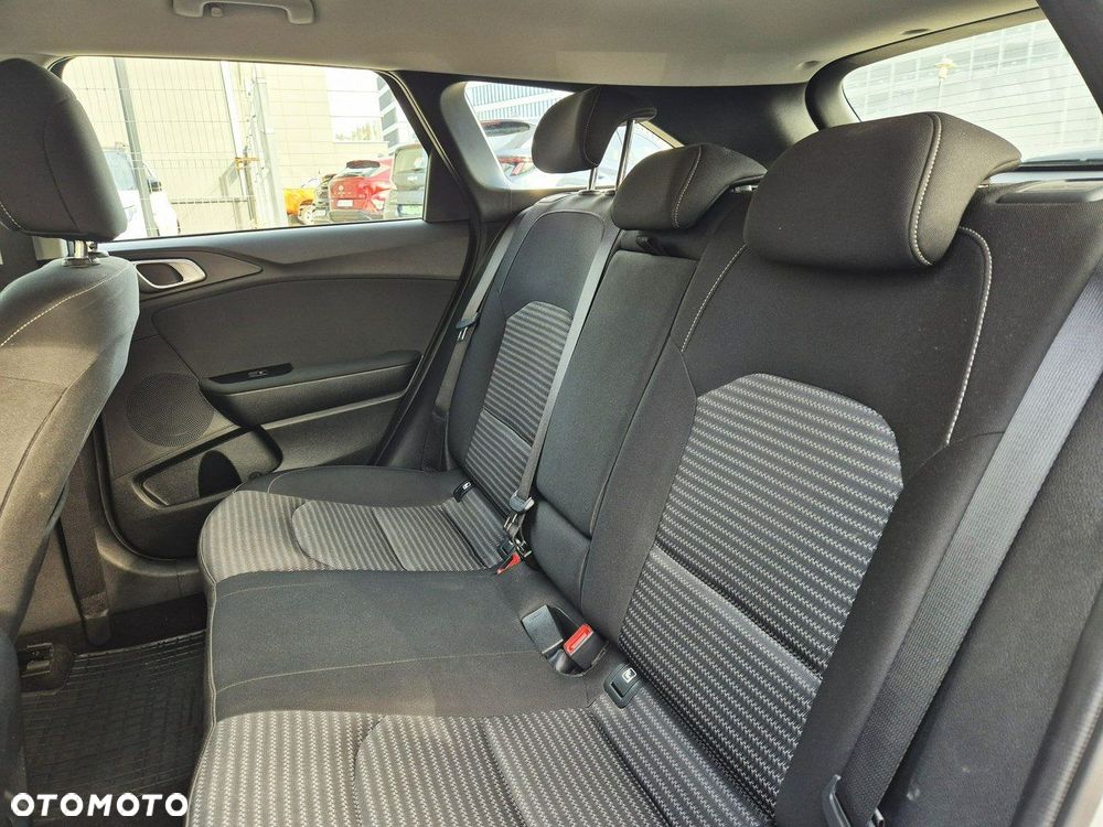 Kia Ceed 1.5 T-GDI M DCT - 24